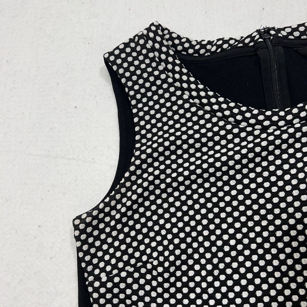 Banana Republic Women's XS Black & White Sleeveless Polka Dot Zip Up Crop Top - Picture 2 of 12